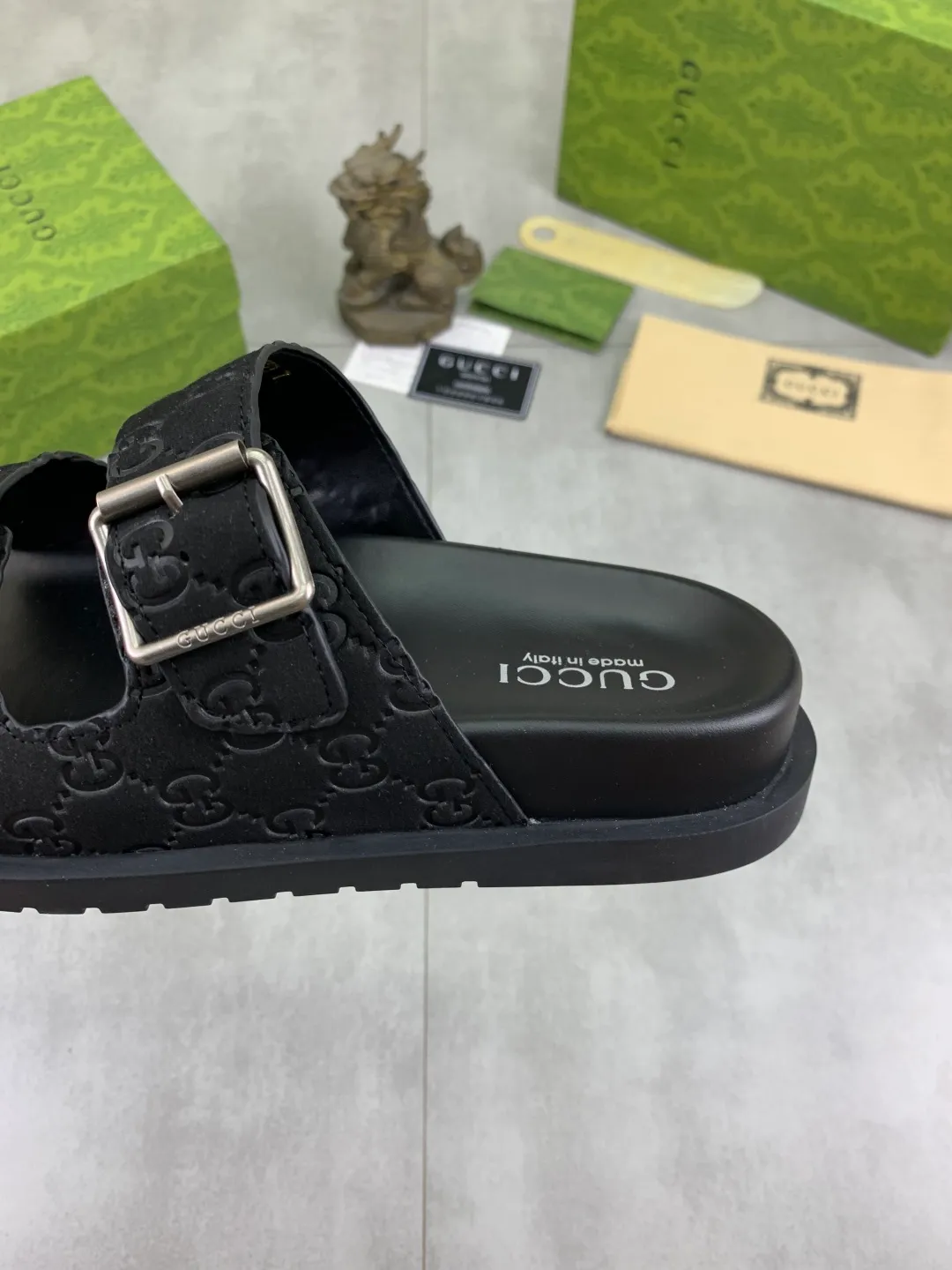Men's Men's Shoes💰P340💰[New Style]🎁🎁🎁 High-quality GUCCI new casual slippers for the Year of the Snake, original official website, perfect workmanship, transmitting a kind of noble luxury, sublimating its definition of luxury in Gucci's high-end extraordinary craftsmanship. Original Gucci double G combination outsole, code number: 38-44 (45 customized)